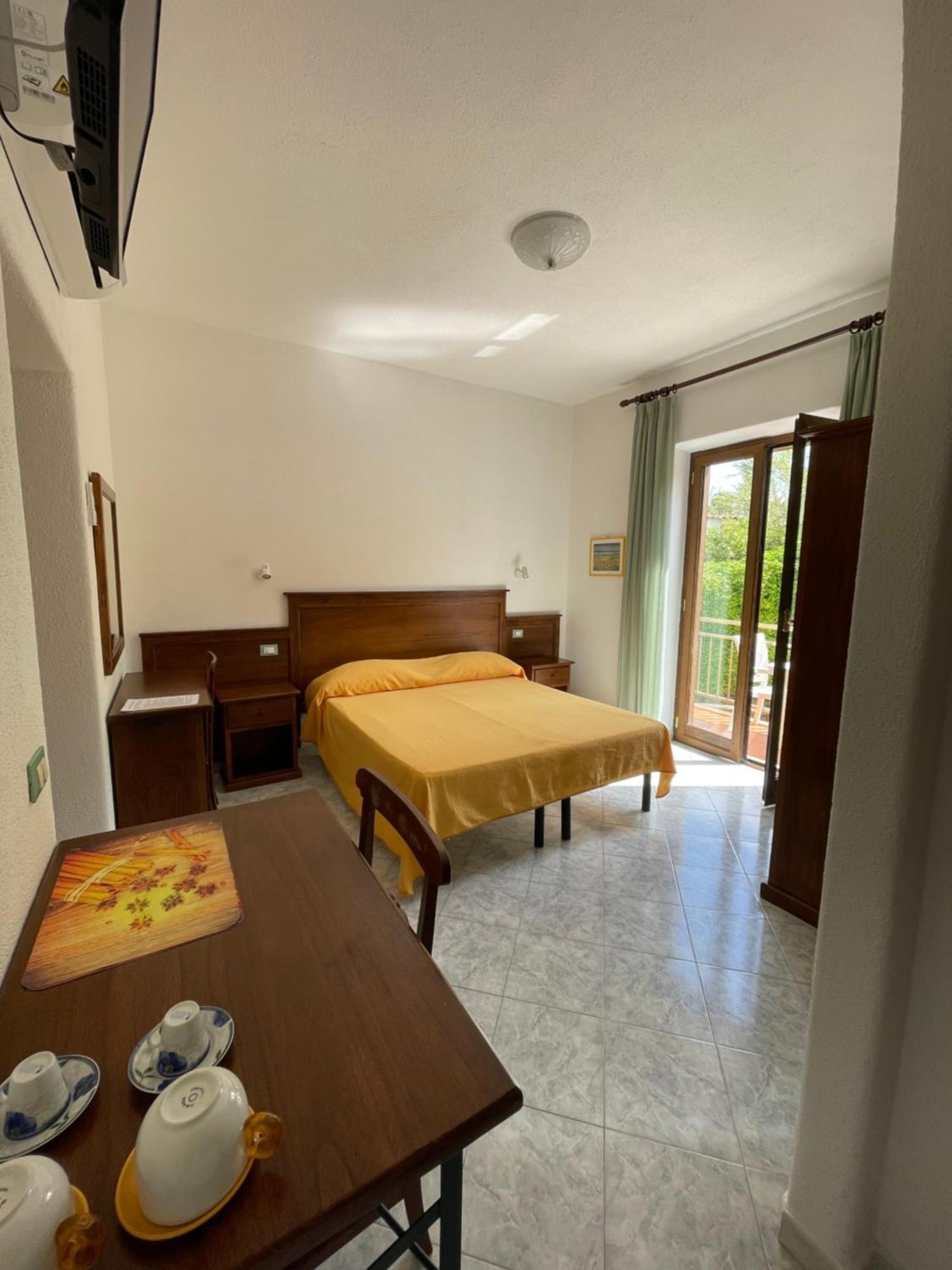 Residence Andrea A Mare Forio di Ischia エクステリア 写真