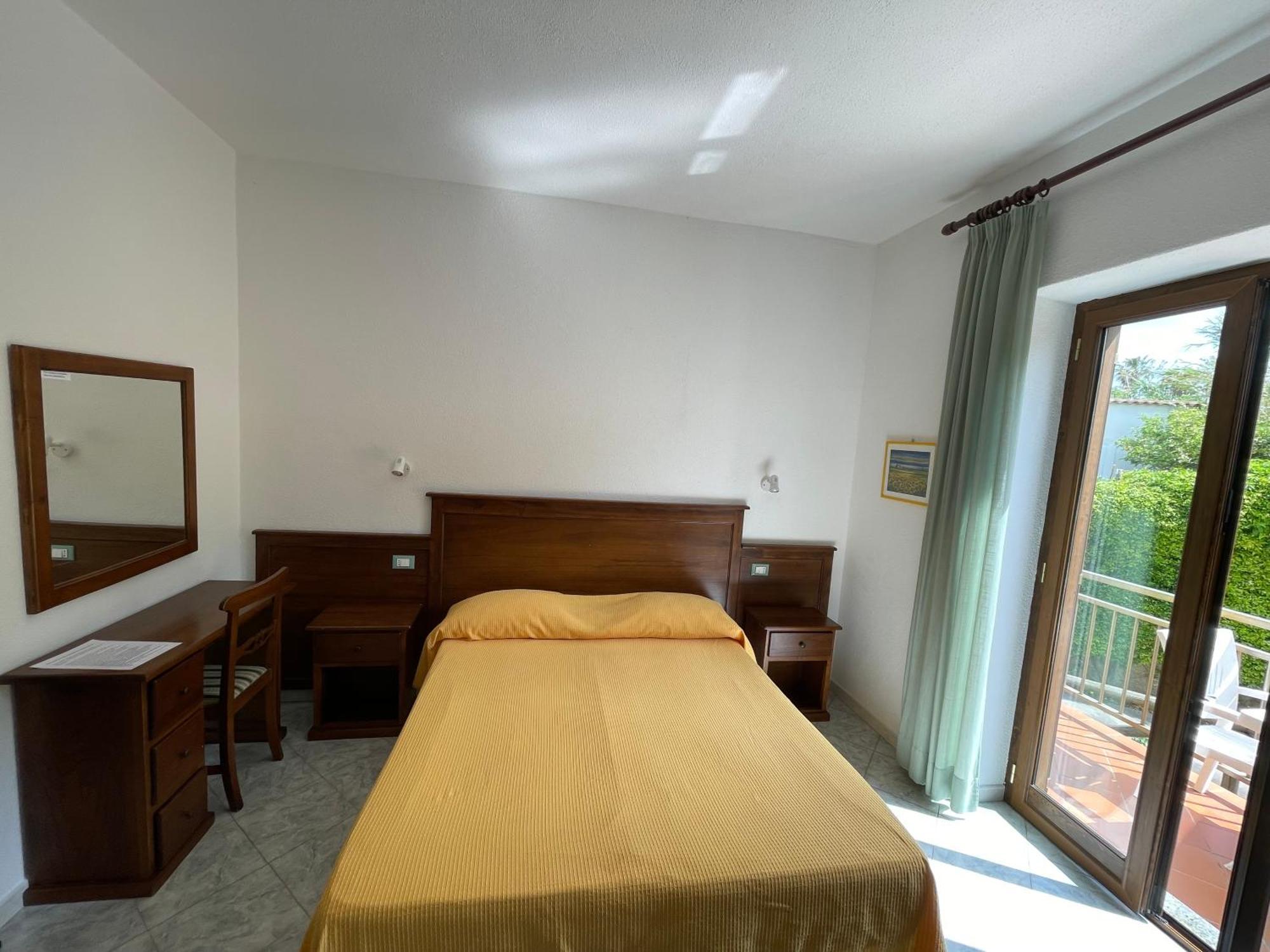 Residence Andrea A Mare Forio di Ischia エクステリア 写真